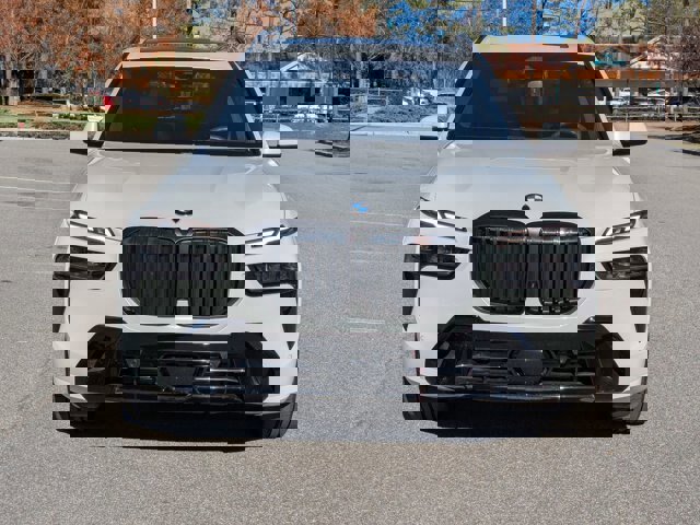 Used 2025 BMW X7 xDrive40i w/ M Sport Package image 9