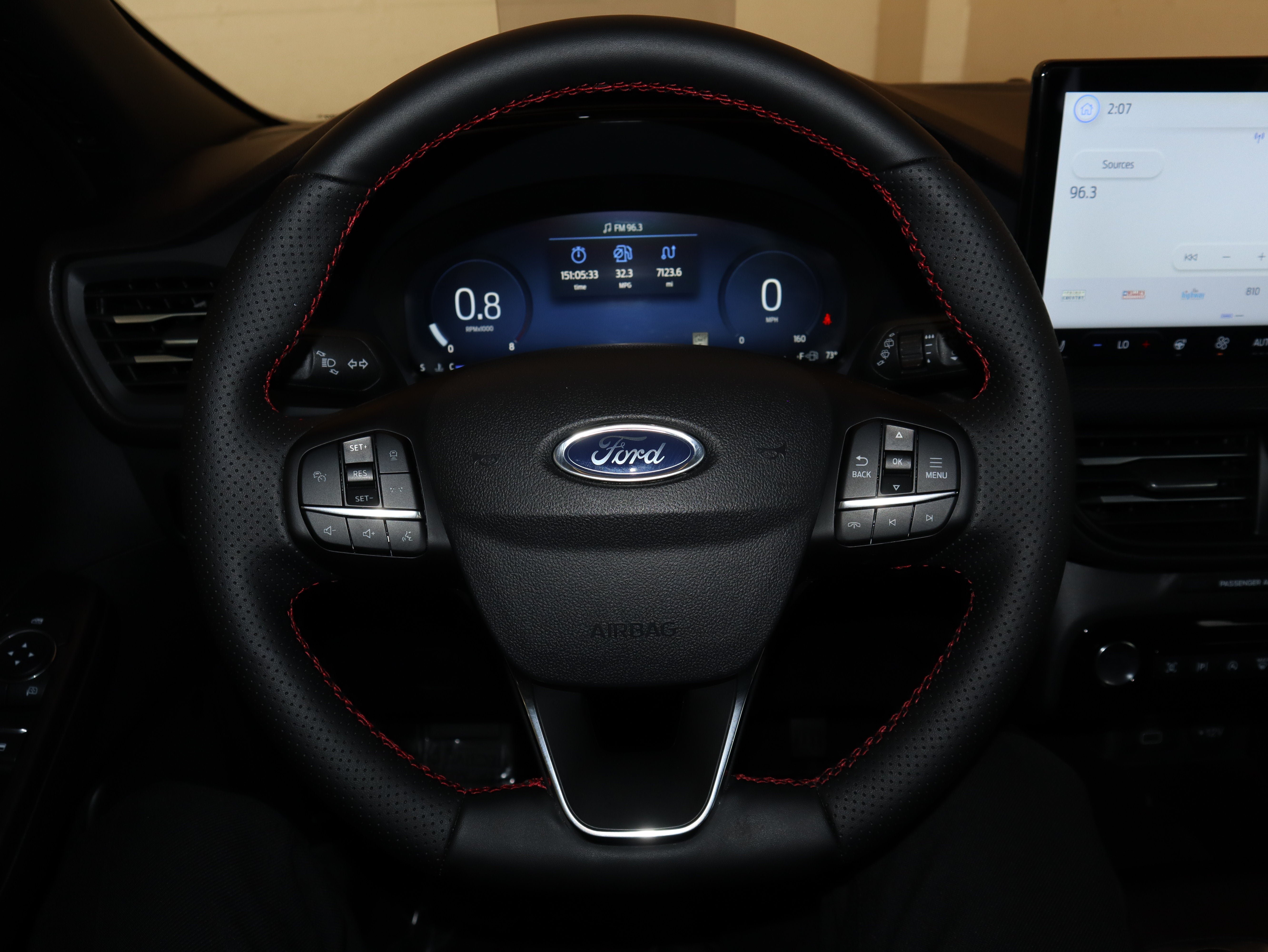 Certified 2025 Ford Escape ST-Line Elite w/ Premium Technology Package AWD/4WD image 23