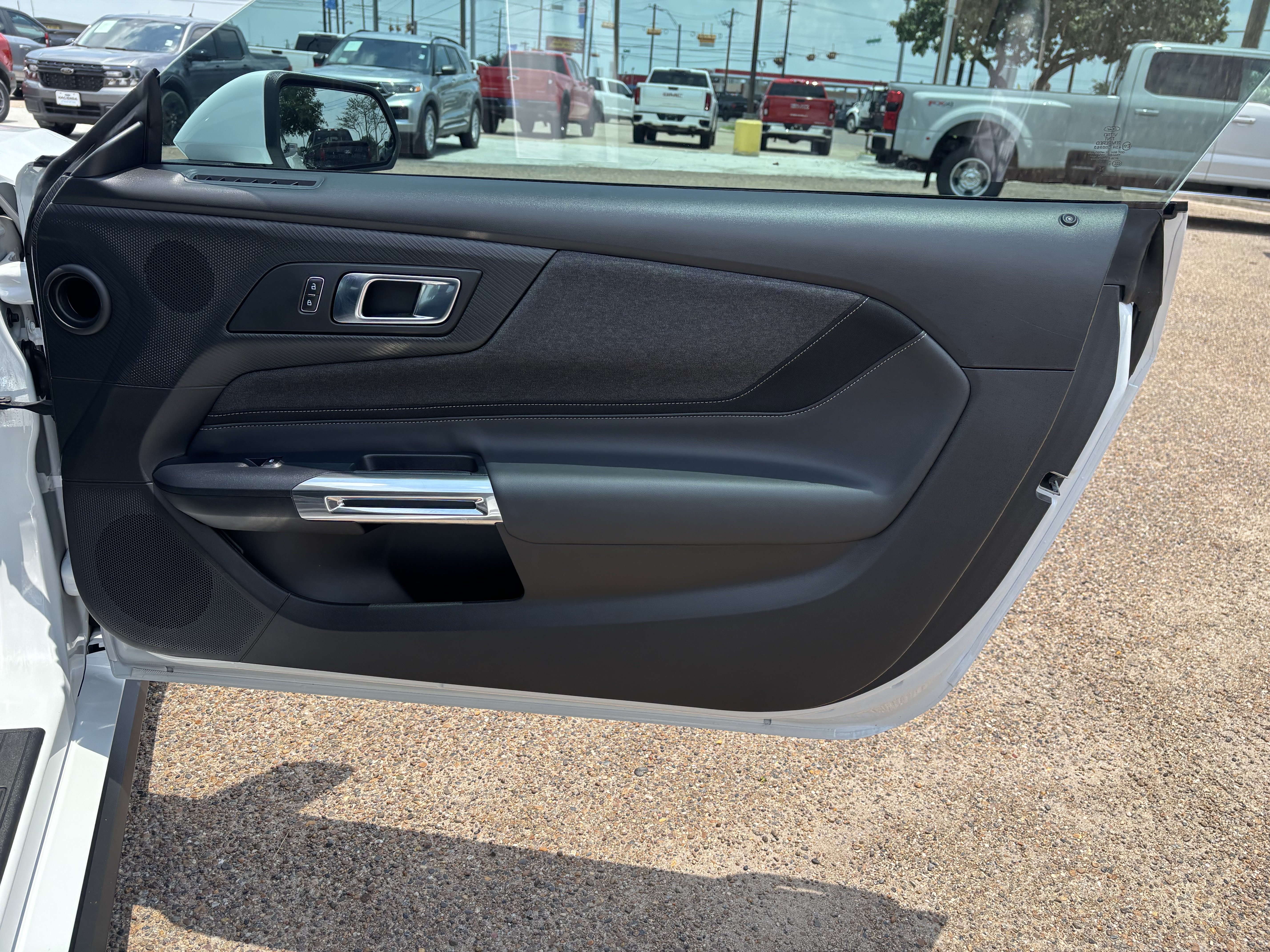 Certified 2025 Ford Mustang Coupe RWD image 13