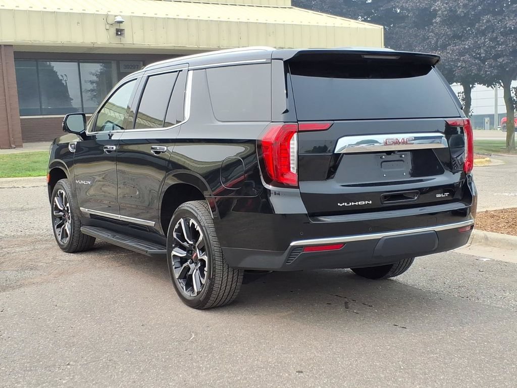 Used 2022 GMC Yukon SLT w/ SLT Premium Package AWD/4WD image 3