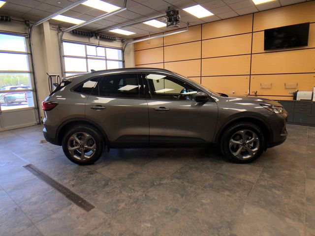 Certified 2025 Ford Escape ST-Line AWD/4WD image 8