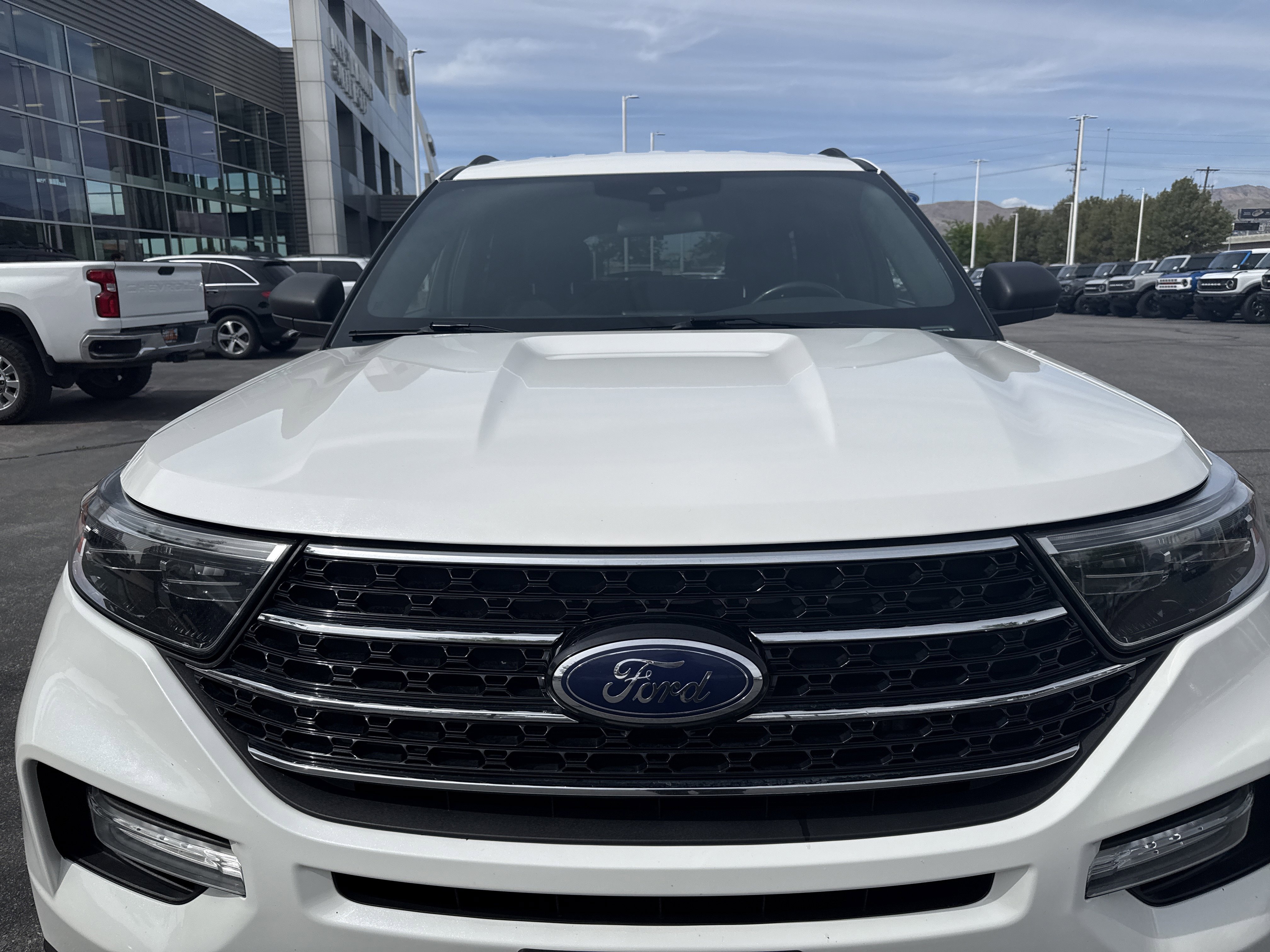 Certified 2020 Ford Explorer XLT w/ Equipment Group 202A AWD/4WD image 8