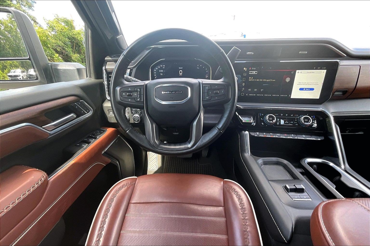 Used 2025 GMC Sierra 2500 Denali Ultimate AWD/4WD image 5