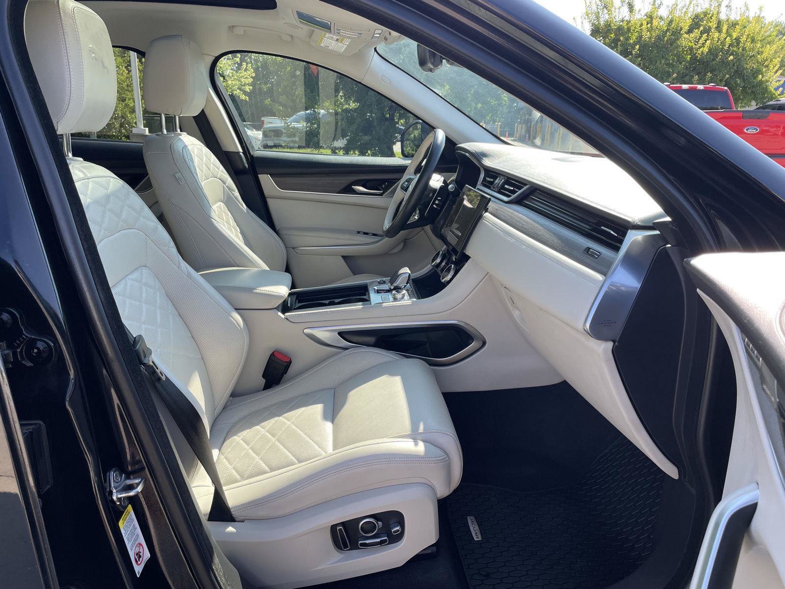 Used 2023 Jaguar F-PACE S AWD/4WD image 19