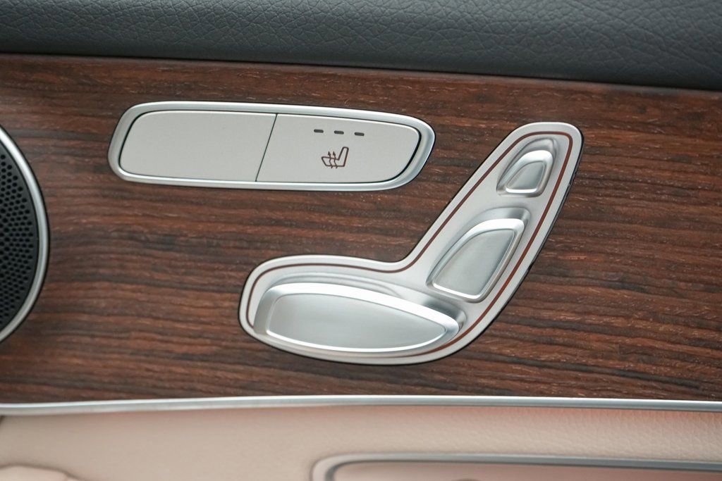 Used 2022 Mercedes-Benz GLC 300 4MATIC image 29