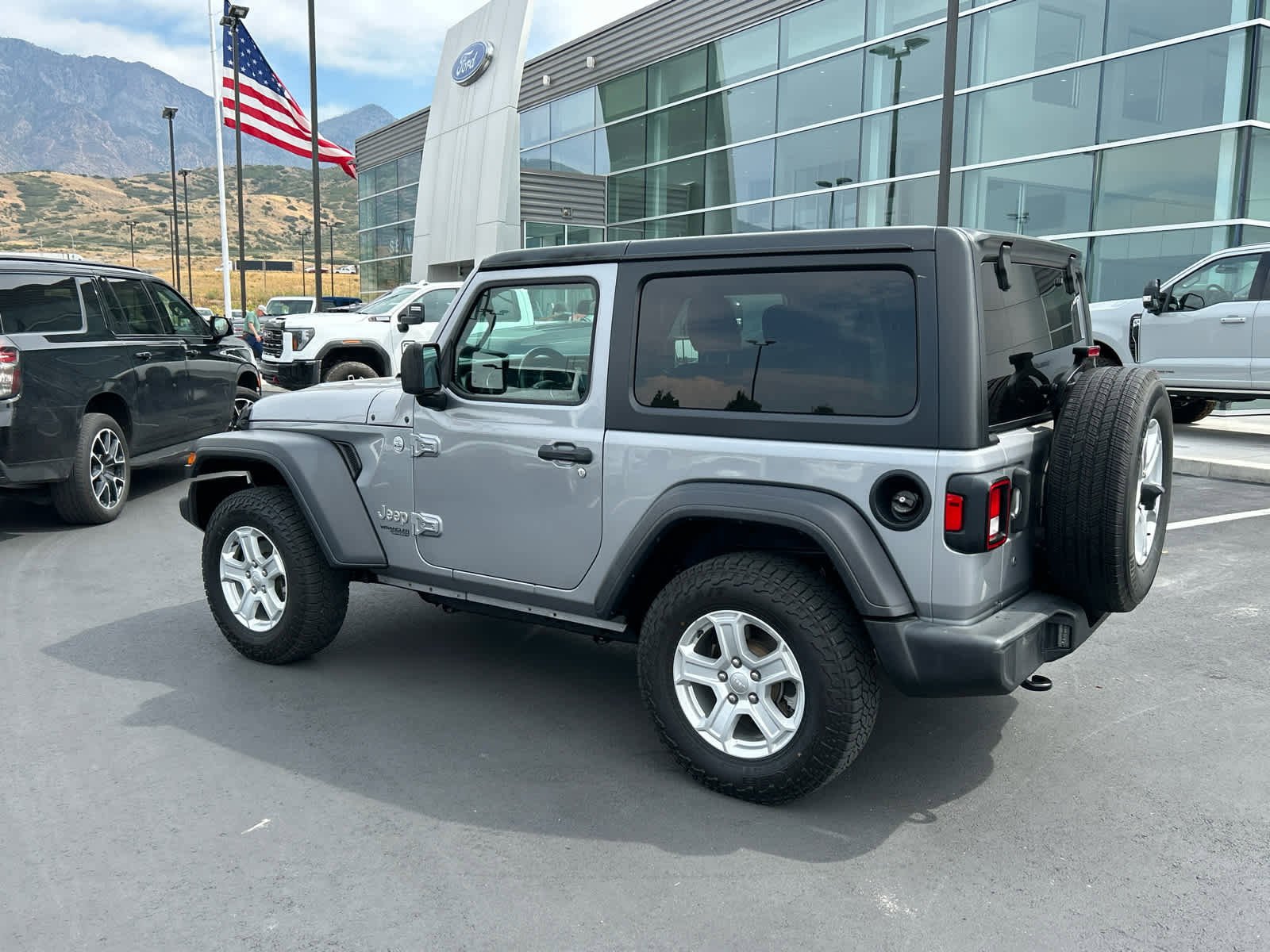 Used 2019 Jeep Wrangler Sport image 12