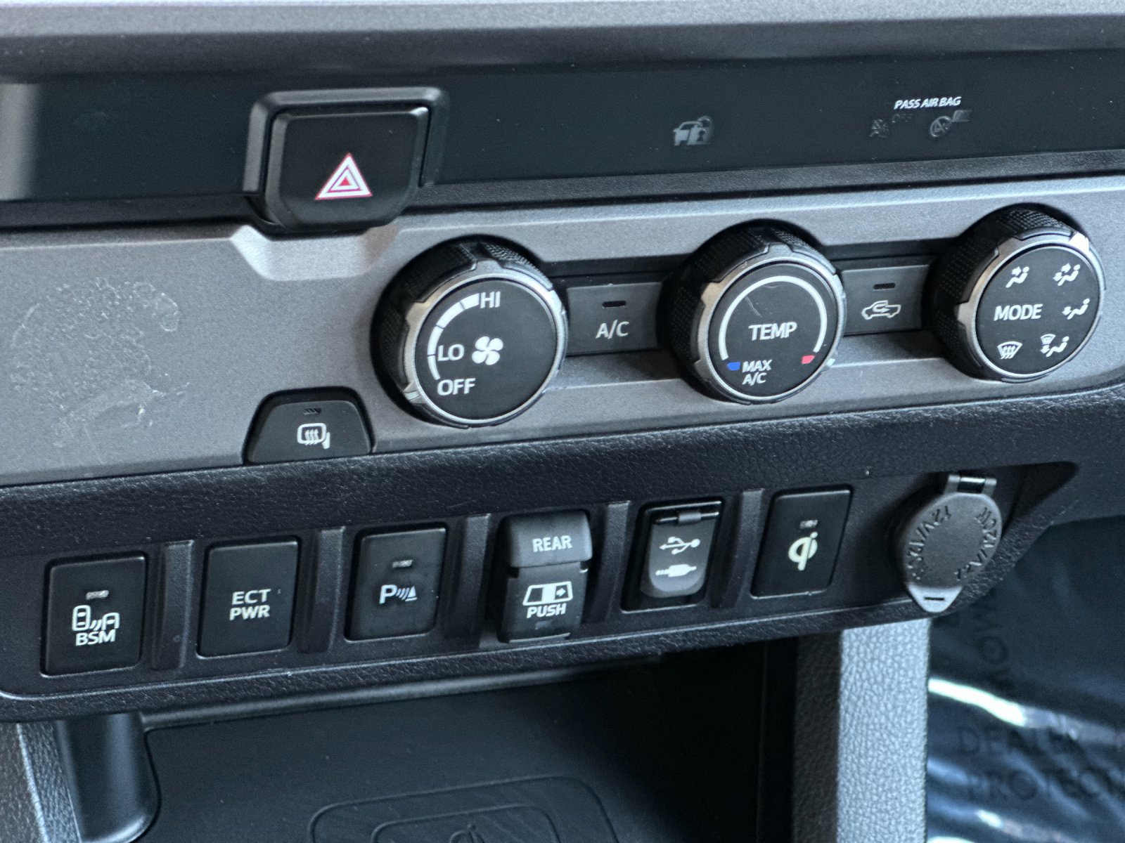 Used 2019 Toyota Tacoma 2WD Double Cab image 20