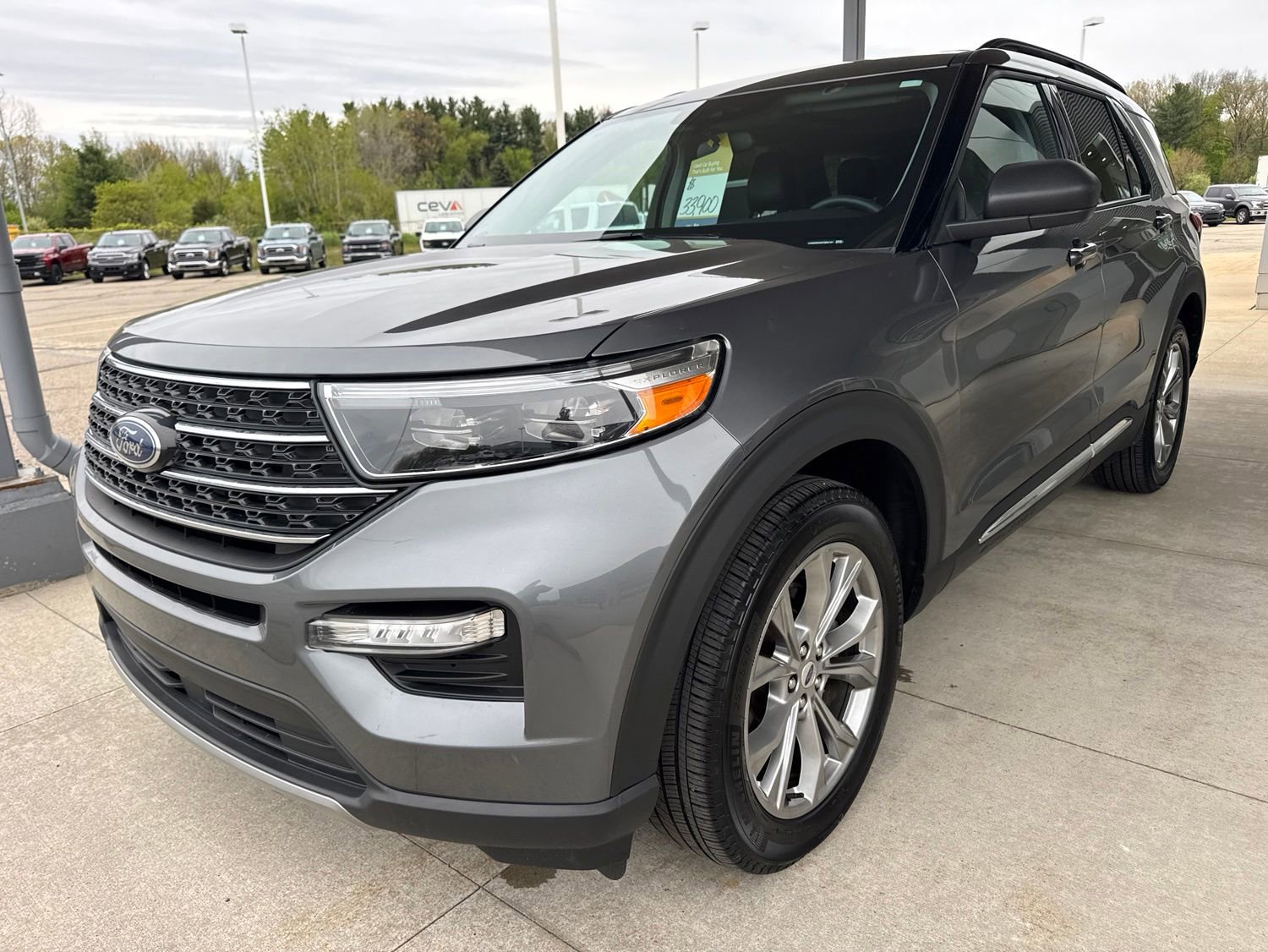 Certified 2023 Ford Explorer XLT w/ Equipment Group 202A AWD/4WD image 3