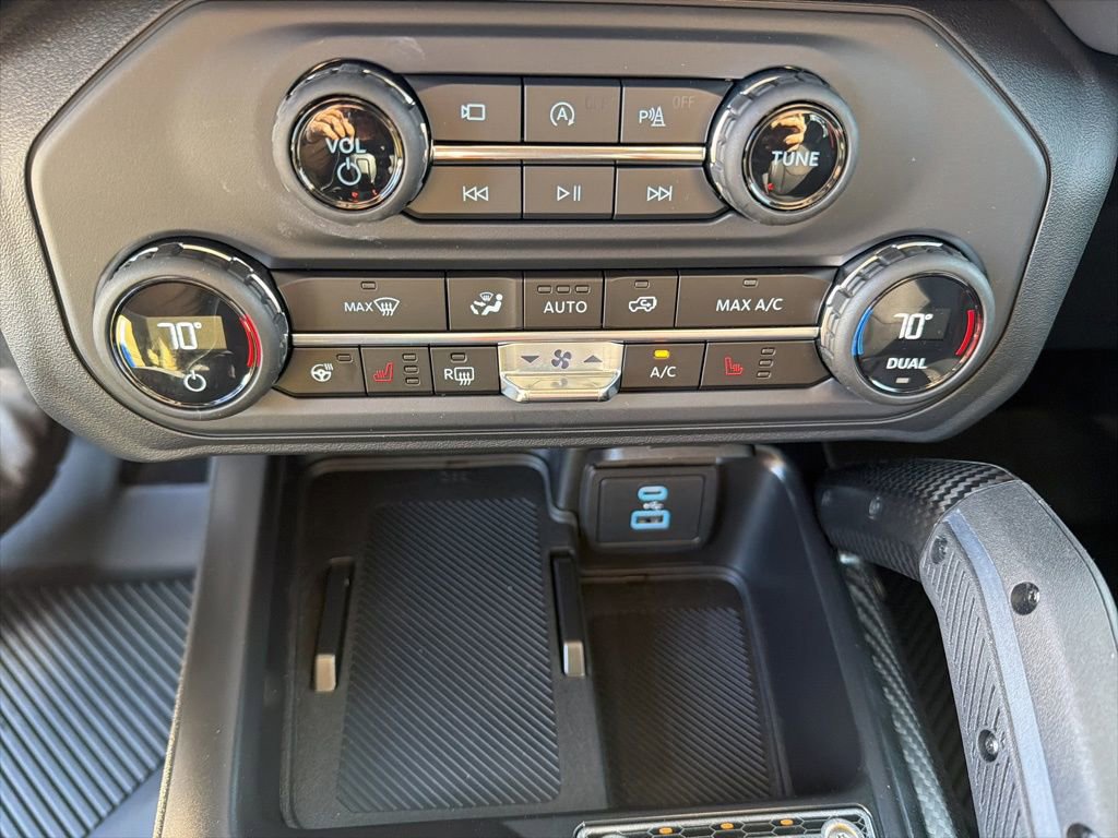 Certified 2025 Ford Bronco Raptor w/ Interior Carbon Fiber Pack image 25