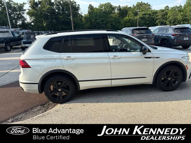 Used 2023 Volkswagen Tiguan SE R-Line AWD/4WD image 19