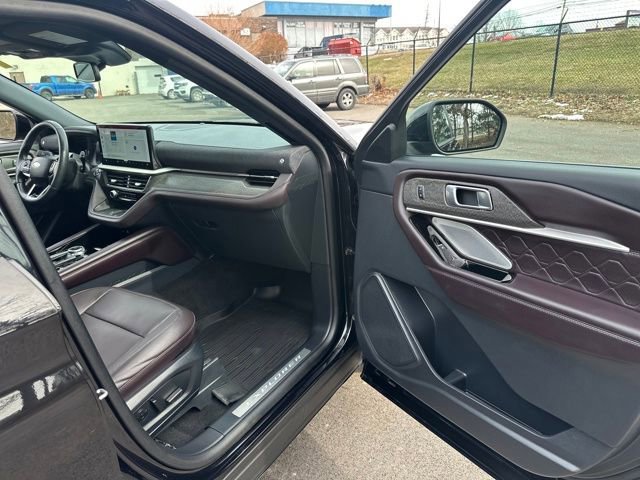 Certified 2025 Ford Explorer Platinum w/ Ultimate Package image 25