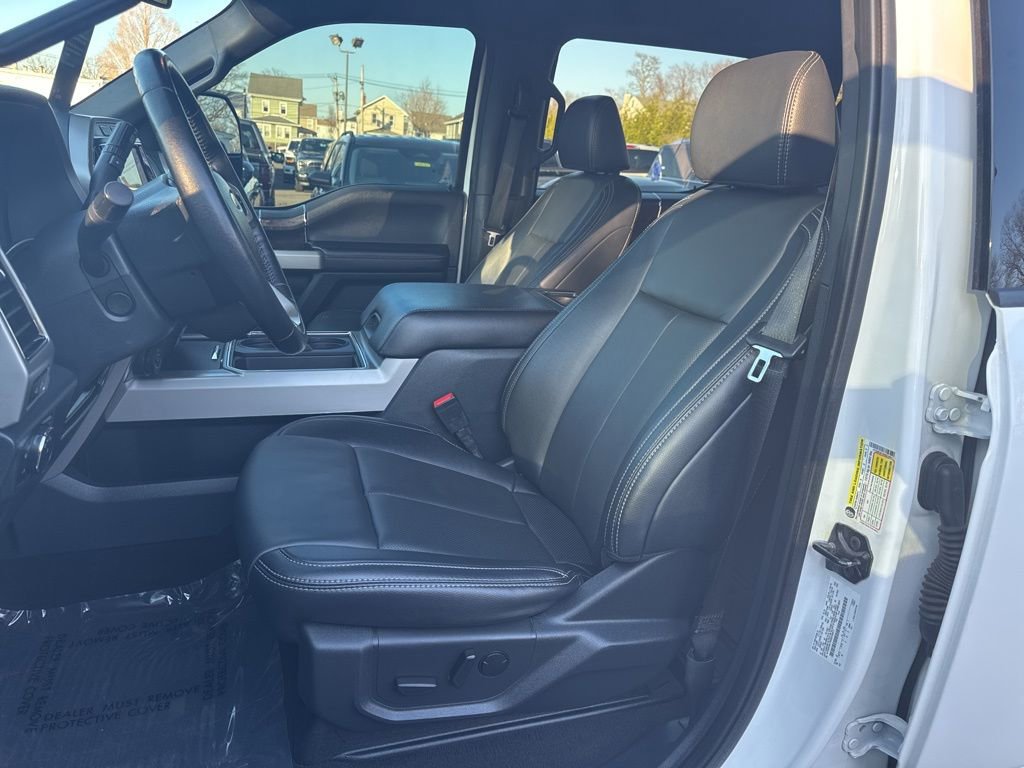 Certified 2022 Ford F350 Lariat w/ Black Appearance Package image 14