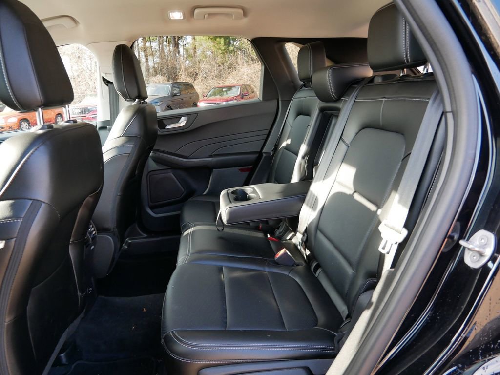 Certified 2022 Ford Escape SEL w/ Technology Package image 11