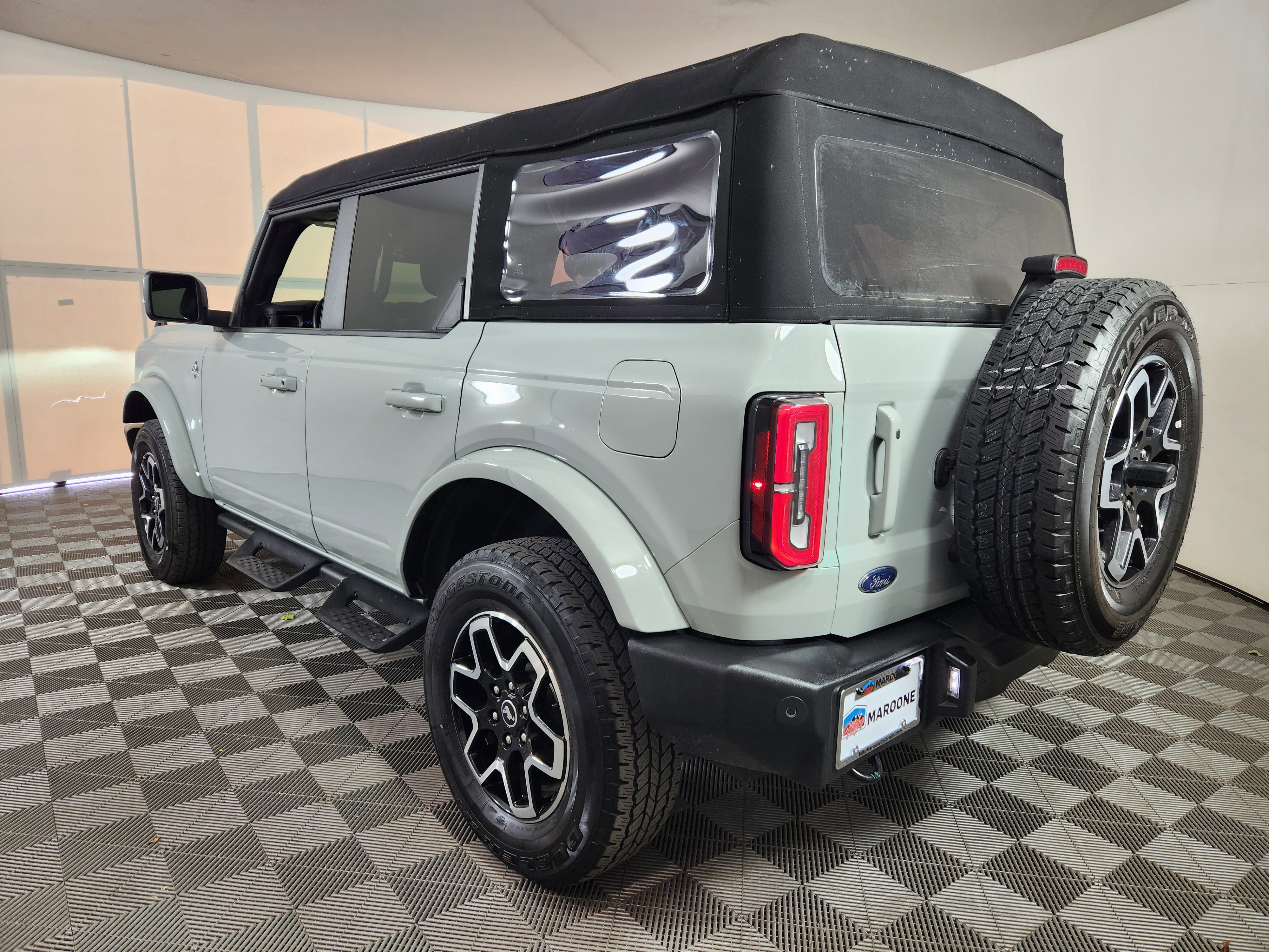 Certified 2024 Ford Bronco Outer Banks image 3