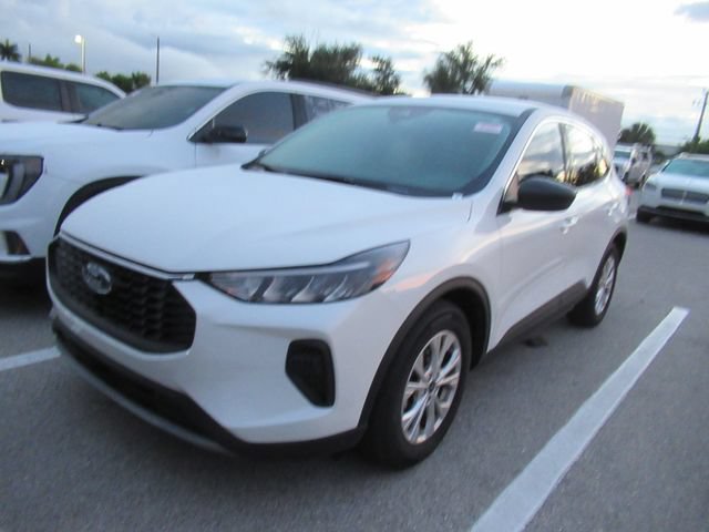 Certified 2023 Ford Escape Active w/ Tech Pack #1 FWD image 2