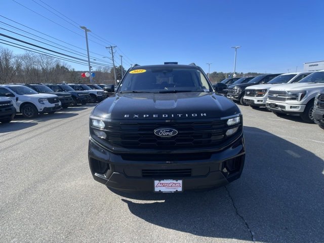 Certified 2025 Ford Expedition Active image 9