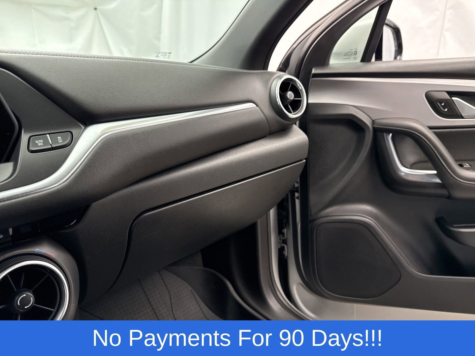 Used 2022 Chevrolet Blazer LT w/ LPO, Black Grille Bar Package image 22