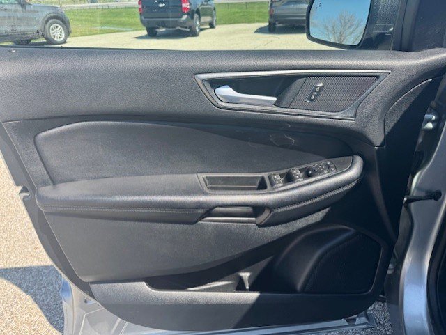 Certified 2022 Ford Edge SE image 11