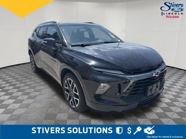 Used 2023 Chevrolet Blazer RS w/ Driver Confidence II Package AWD/4WD image 3