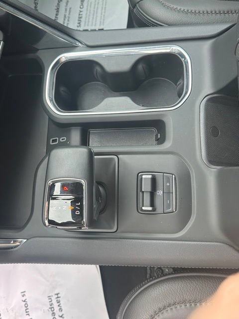 Used 2024 GMC Sierra 1500 Denali w/ Technology Package AWD/4WD image 10