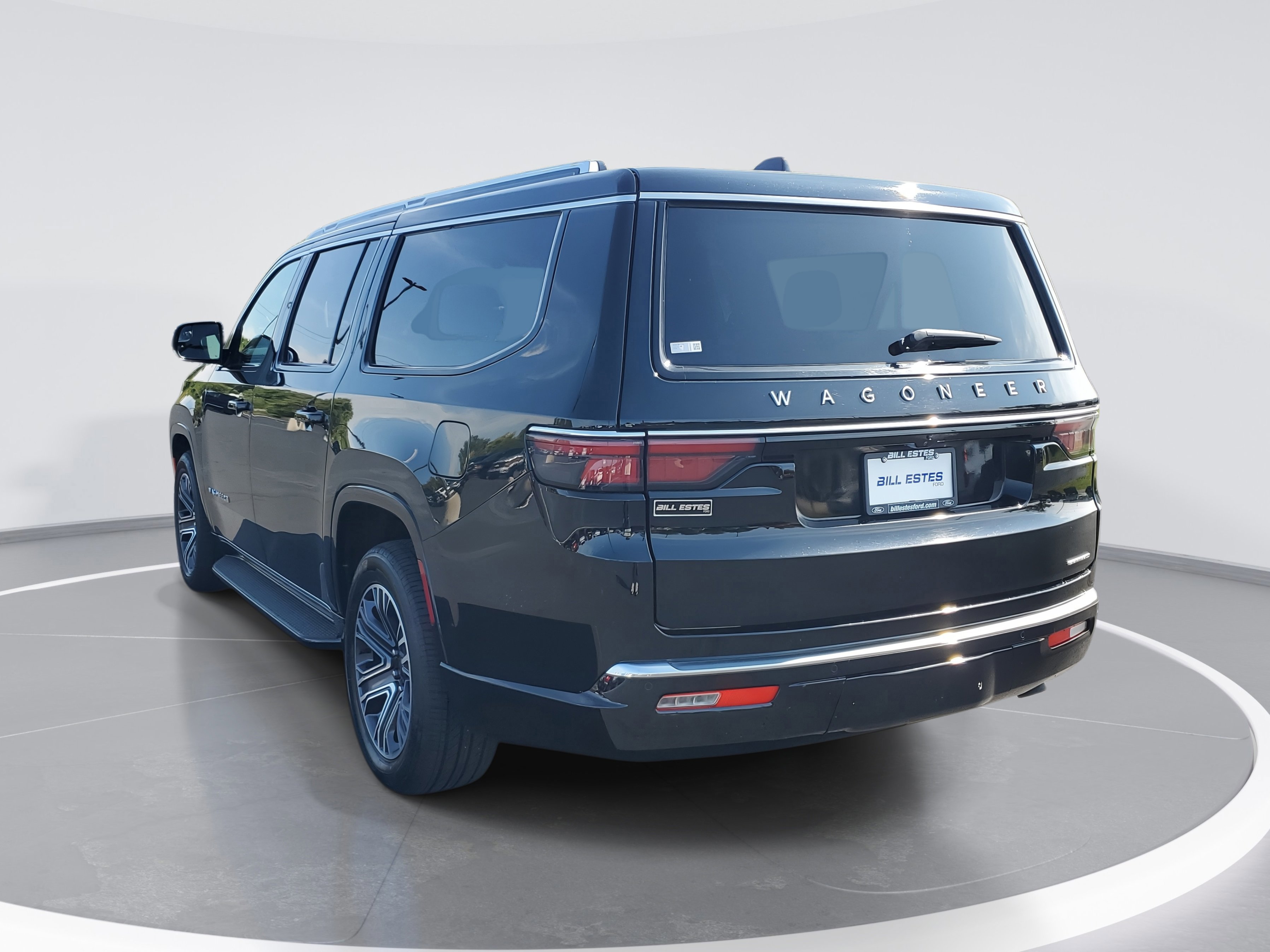 Used 2024 Jeep Wagoneer L Series II w/ Flexible Seating Group video 2