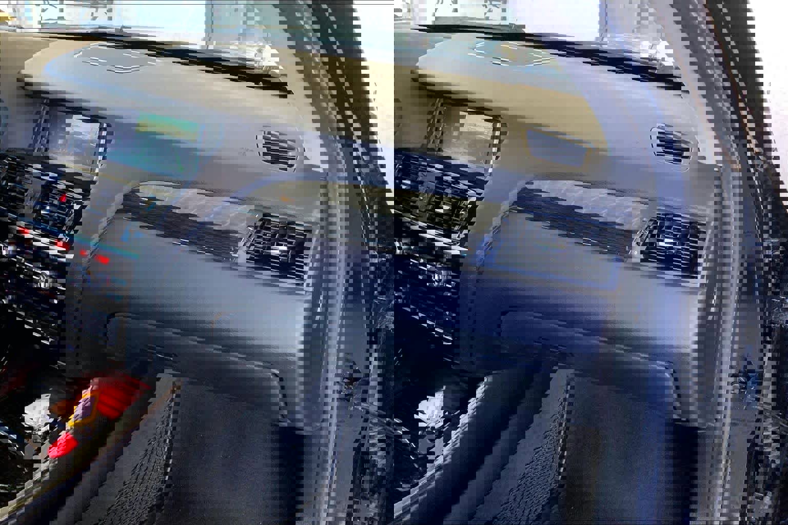 Used 2017 BMW X3 sDrive28i w/ Premium Package image 19