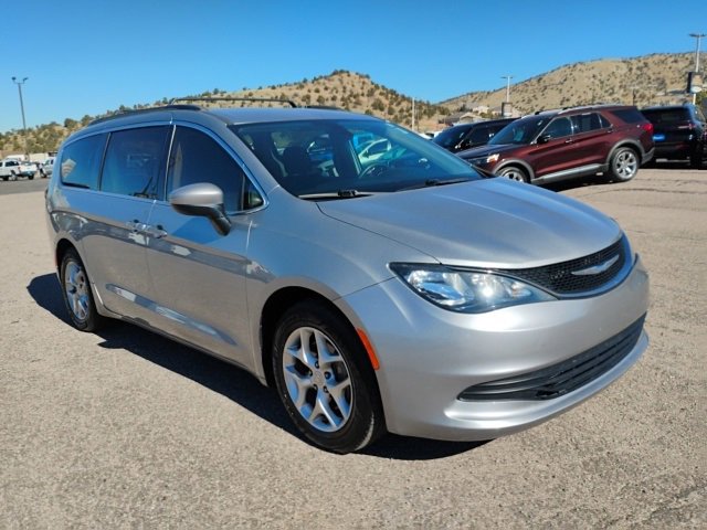Used 2018 Chrysler Pacifica Touring w/ Tire & Wheel Group
