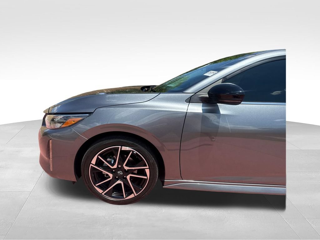 Used 2025 Nissan Sentra SR FWD image 34