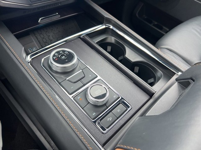 Certified 2022 Ford Expedition Platinum image 17