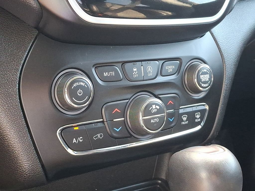 Used 2019 Jeep Cherokee Limited AWD/4WD image 15