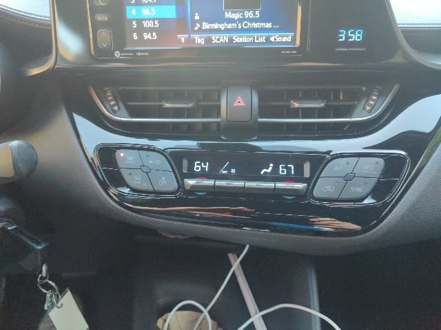 Used 2018 Toyota C-HR XLE image 10