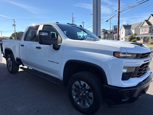 Used 2024 Chevrolet Silverado 2500 Custom w/ Custom Value Package AWD/4WD image 4