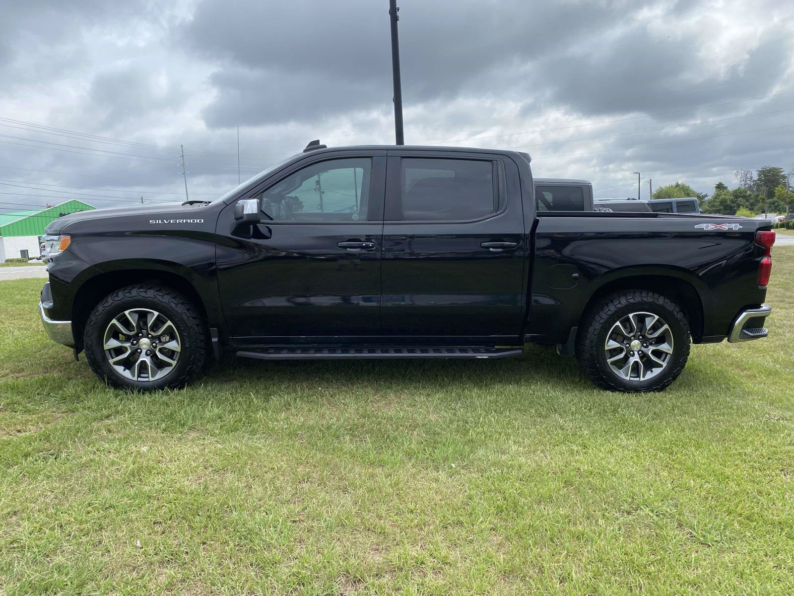 Used 2023 Chevrolet Silverado 1500 LT w/ Protection Package AWD/4WD image 4