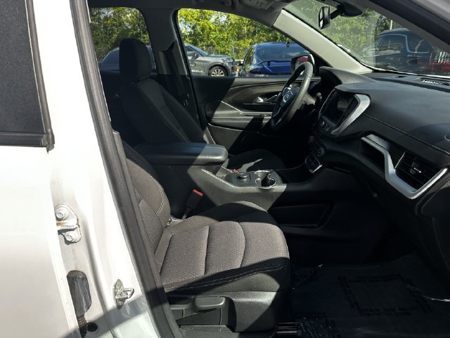 Used 2024 GMC Terrain SLE FWD image 33