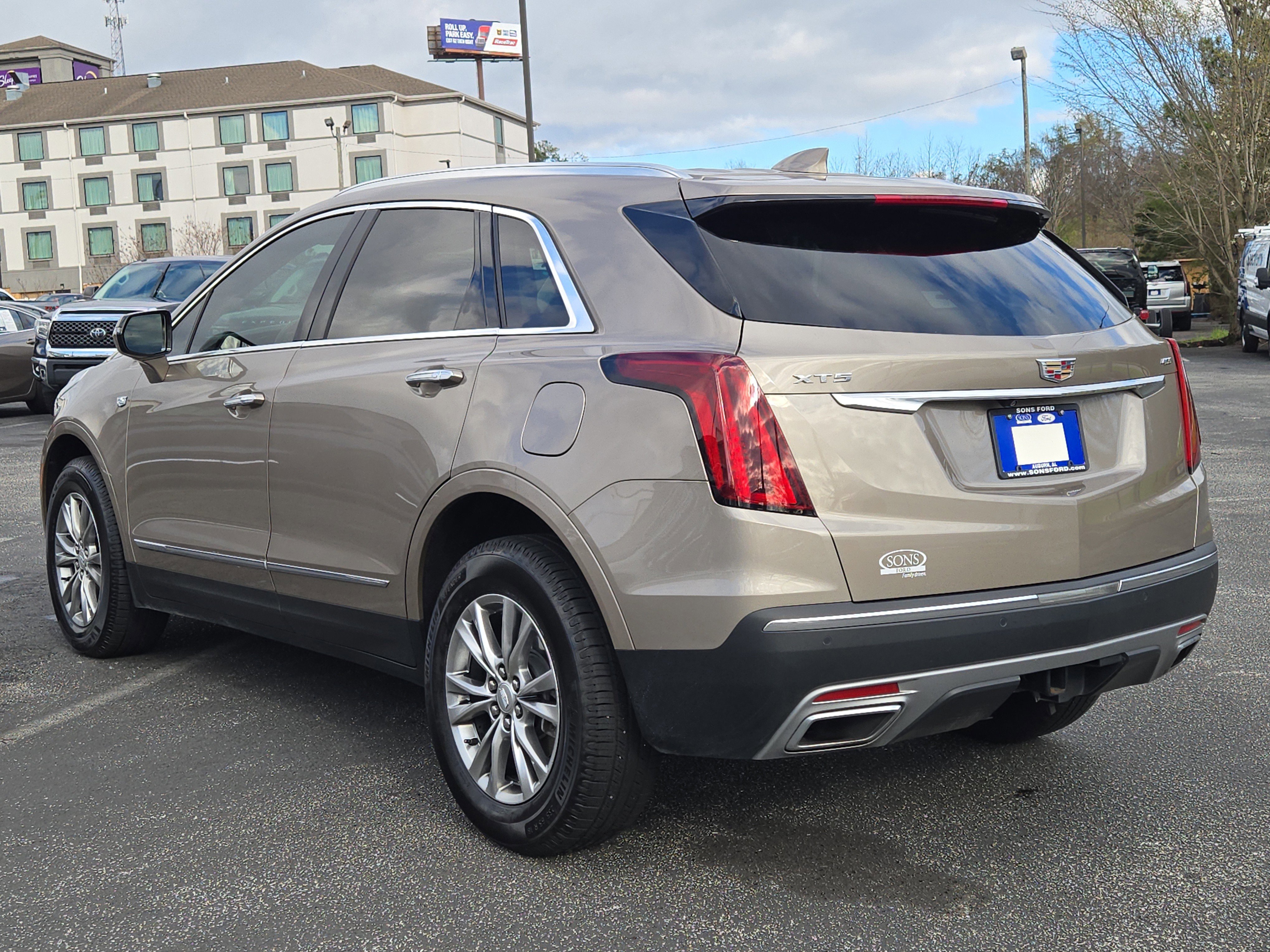 Used 2022 Cadillac XT5 Premium Luxury image 6