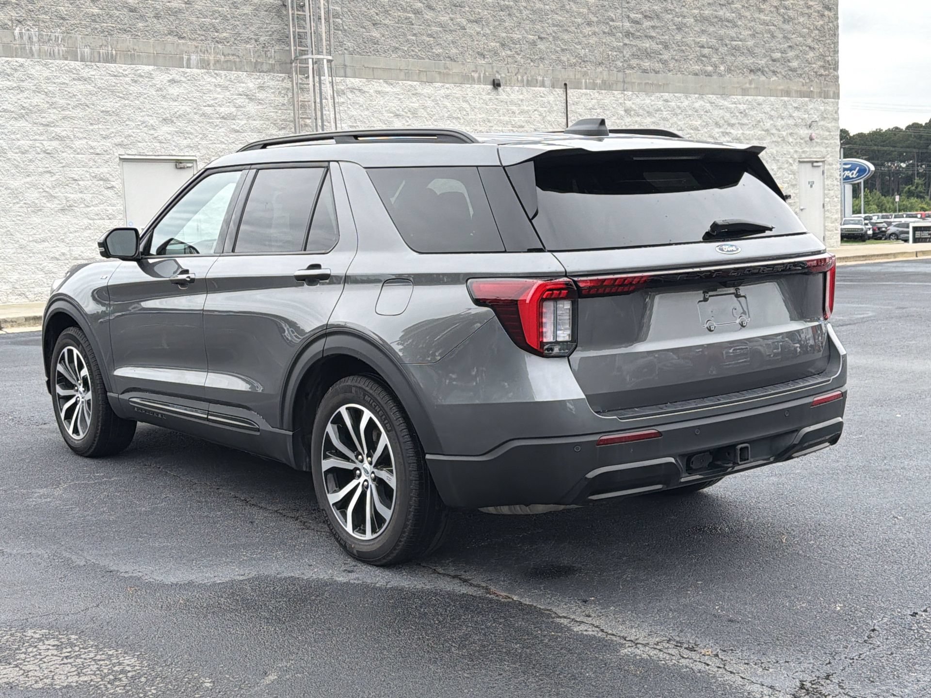 Certified 2025 Ford Explorer ST-Line RWD image 11