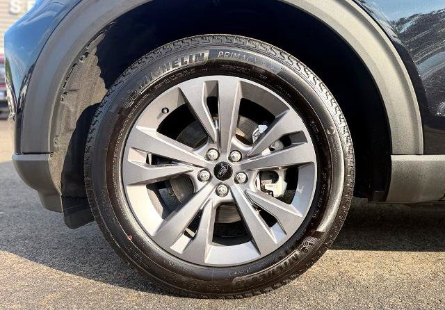 Certified 2023 Ford Explorer XLT w/ Equipment Group 202A AWD/4WD image 3