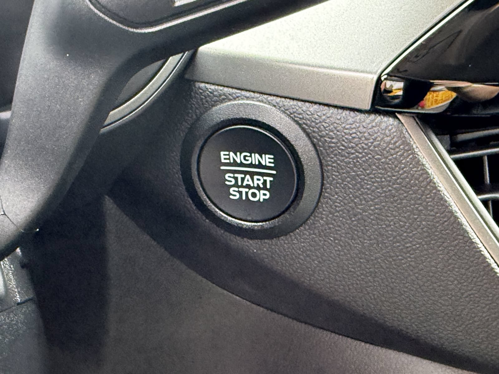 Certified 2025 Ford Escape Active FWD image 34