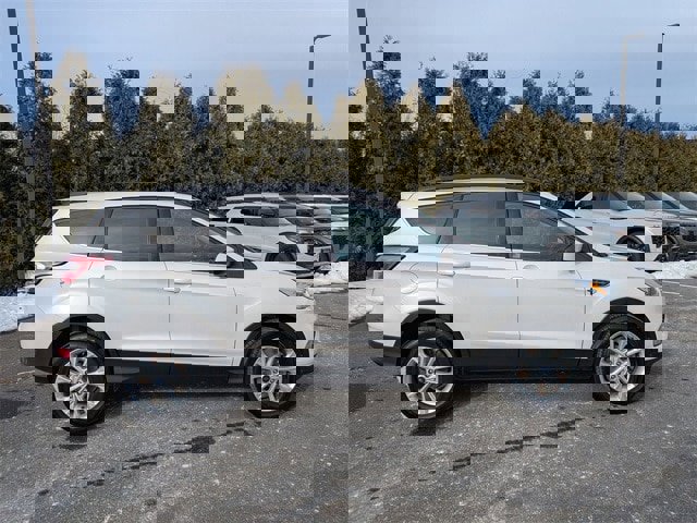 Certified 2017 Ford Escape SE w/ Equipment Group 201A image 6