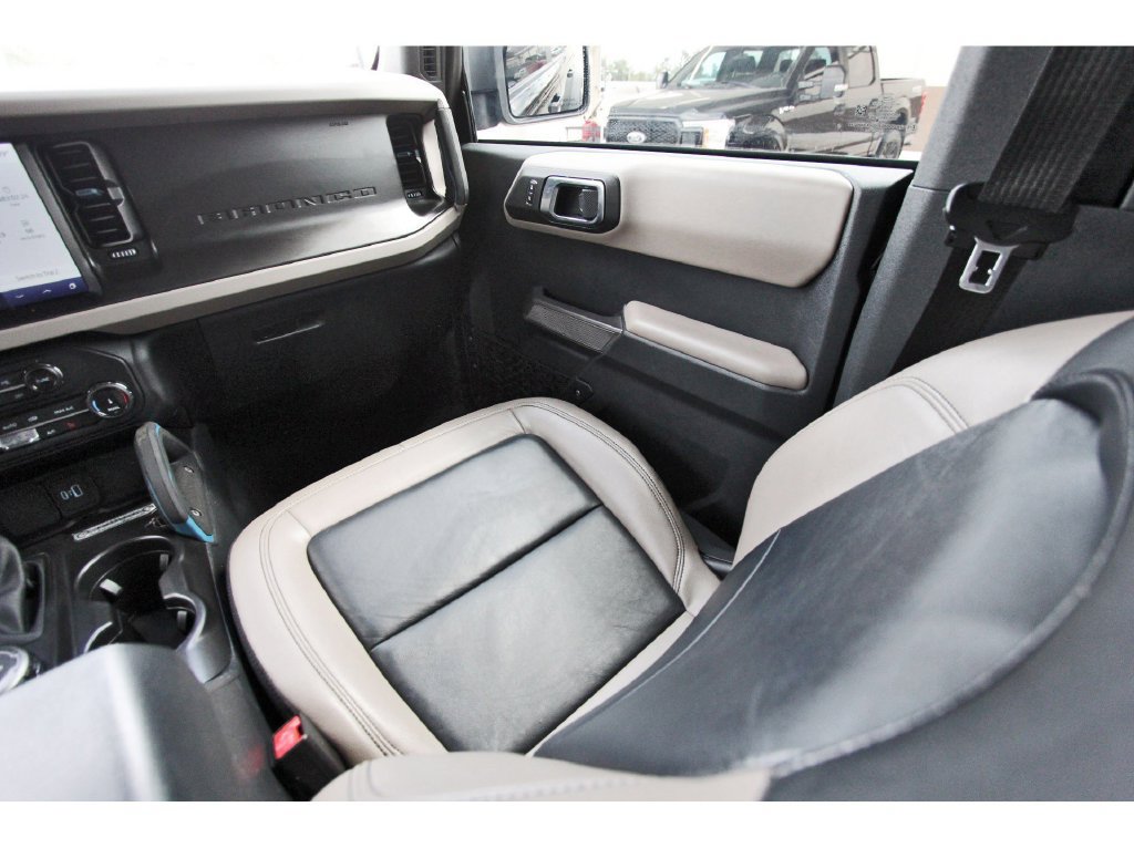 Certified 2022 Ford Bronco Wildtrak AWD/4WD image 12