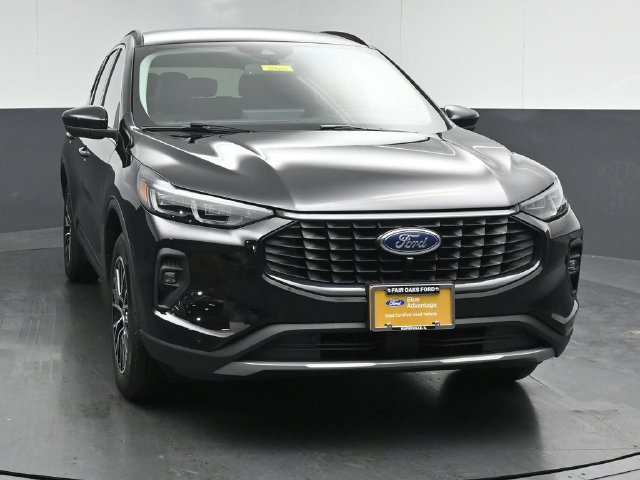 Certified 2026 Ford Escape SE w/ PHEV Premium Package FWD image 2