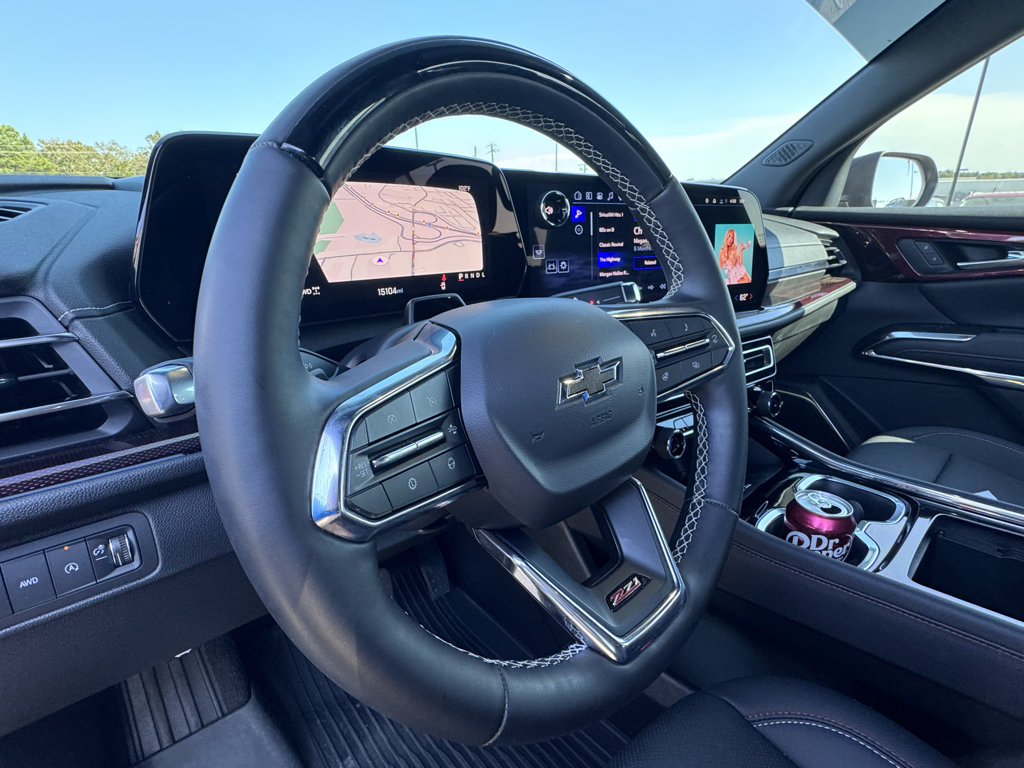 Used 2025 Chevrolet Traverse Z71 w/ Enhanced Driving Package AWD/4WD image 17
