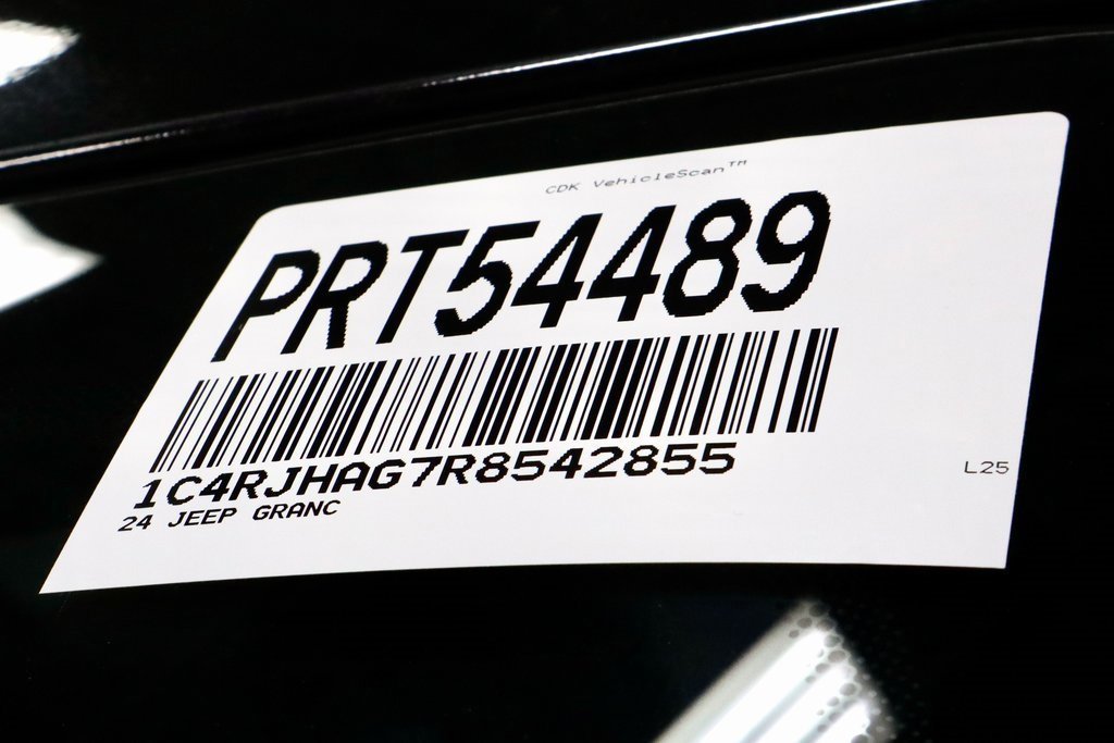 Used 2024 Jeep Grand Cherokee Altitude image 30