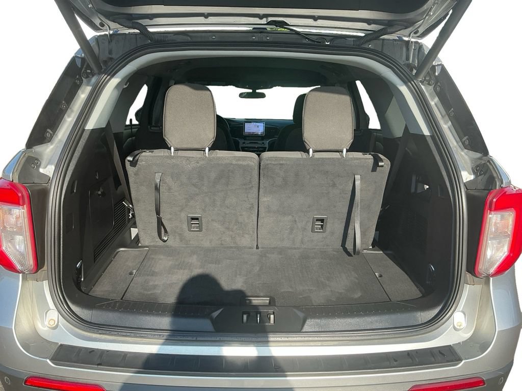 Certified 2023 Ford Explorer XLT RWD image 24