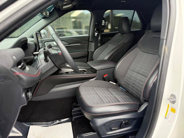 Certified 2025 Ford Explorer ST-Line w/ ST-Line Street Pack AWD/4WD image 7