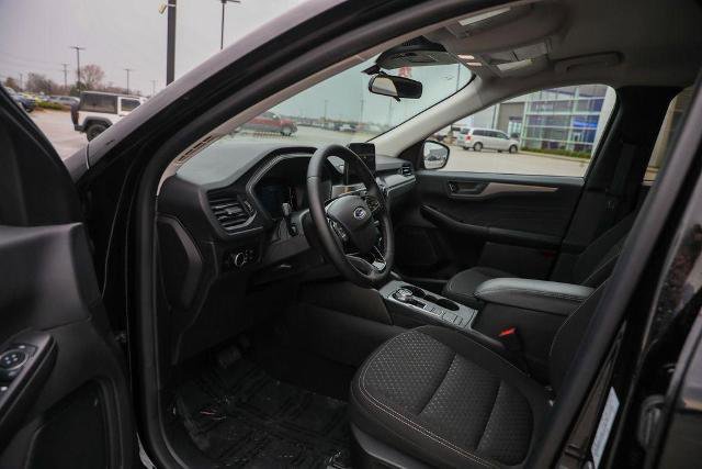 Certified 2023 Ford Escape Active AWD/4WD image 18
