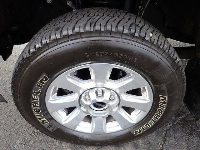 Certified 2022 Ford F350 Platinum w/ FX4 Off-Road Package AWD/4WD image 11