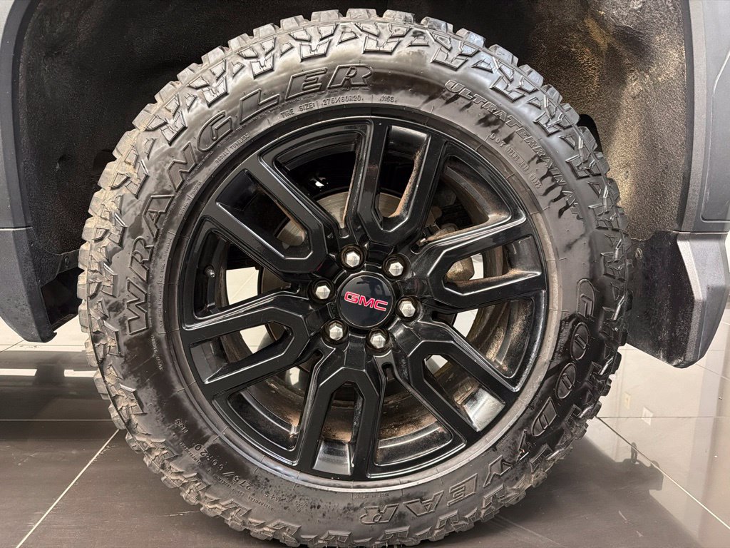 Used 2022 GMC Sierra 1500 Elevation w/ LPO, Elevation Black Package AWD/4WD image 7