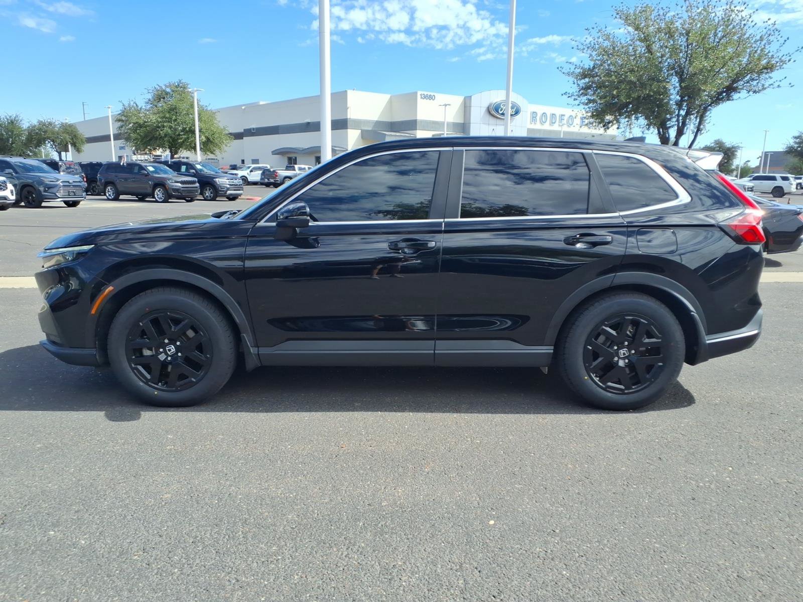 Used 2024 Honda CR-V EX image 2