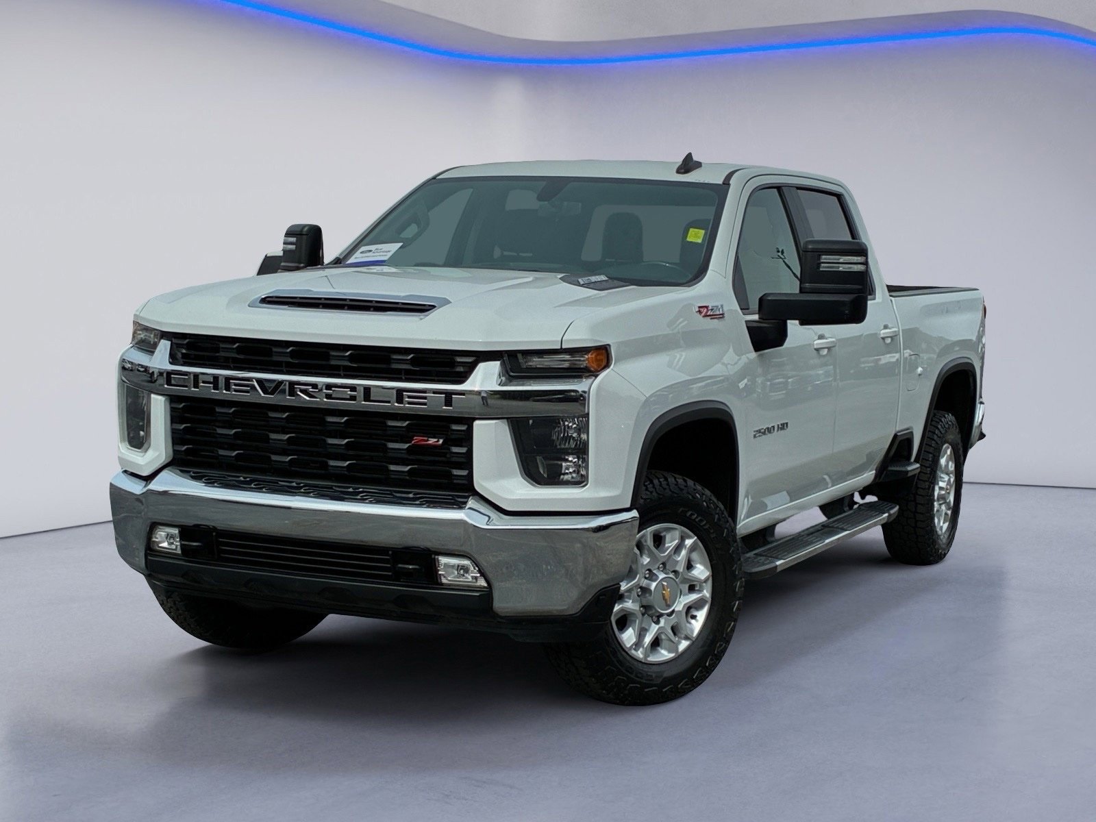 Used 2023 Chevrolet Silverado 2500 LT w/ Convenience Package AWD/4WD image 2